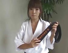 Hitomi Tanaka tettona asiatica fa una lezione di karate molto speciale #2
