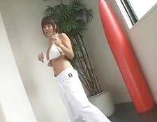 Hitomi Tanaka tettona asiatica fa una lezione di karate molto speciale #3