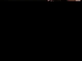 Video vintage di donna bionda in stivaloni scopata sulla scala #1