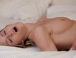 Piccole tette e figa stretta per un grande cazzo #17