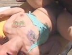 Donna matura tatuata si fa sfondare la fica da un cazzo con preservativo #21