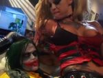 Aiden e Kleio copulano col Joker come Catwoman e Harley Quinn #2