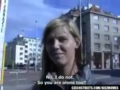 In repubblica ceca Ilona si fa pagare in contanti per fare sesso in pubblico #13