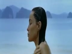 Le scene di nudo integrale di Emmanuelle Beart nel film Vinyan #4