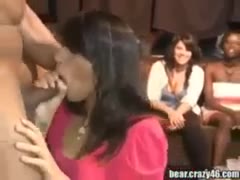Ragazze fanno bei pompini agli spogliarellisti scene di sesso orale #9