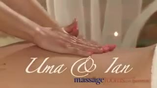 Una massaggiatrice eccitata ha un orgasmo dopo una cavalcata col cliente #1