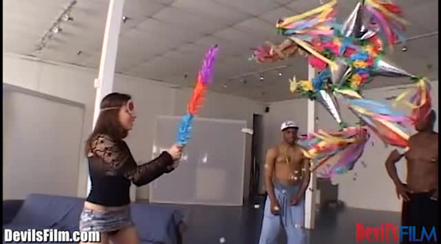 Estasiante DP durante una gangbang con sesso di gruppo #1