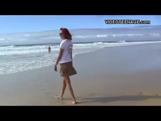 adolescente nudisti si fanno delle chiavate a modo in spiaggia #2
