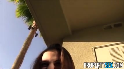 La giovane Elektra Rose succhia un cazzo sul balcone  #6