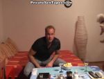Maiala inizia a mettersi nuda nel letto #4