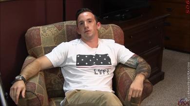 Club Amateur USA: il tatuato maschione gay Rhys si fa massaggiare il culo  #4