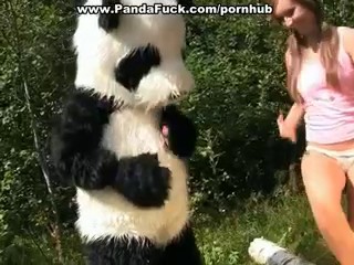 Un po' di sano sesso selvaggio per premiare questo eroico panda #8