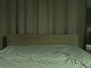 Amatoriali passionali provano a fare un video porno romantico in hotel #23
