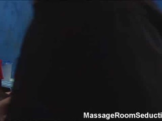 Magra porca scopata dopo un massaggio sexy #10