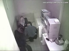 Giovane coppia fa sesso in ufficio senza sapere di essere ripresa #2