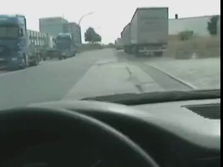 Sveltina squallida fuori di camion #1