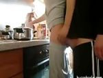 Una tettona casereccia scopa in cucina #2