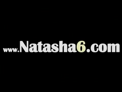 Ragazza Russa si masturba con enorme dildo di vetro #18