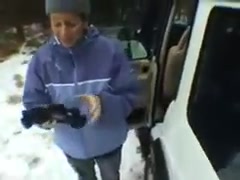 Video amatoriale di gran pompino sulla neve sborrata bianca #17