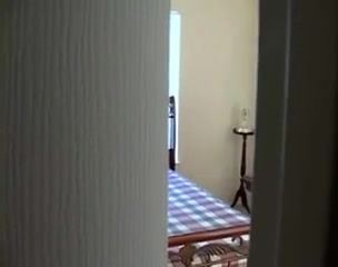 Ragazza si masturba, telecamera nascosta la riprende durante i suoi giochini sexy #2