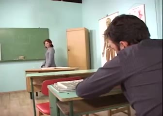 Insegnante fa sborrare i suoi alunni, sesso vietato tra i banchi della classe #3