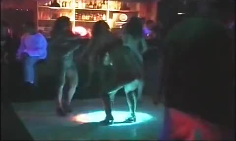 Ballerine nude da Nightclub 2, movimenti molto sensuali e balli sexy #1