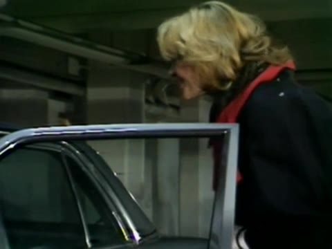 Ursula Gaussmann si fa scopare il culo sopra una macchina e gode come una maiala #4