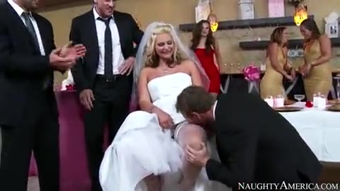 La sposa scopa con il testimone #2
