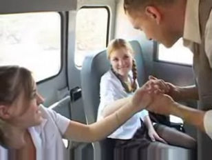 Autista di scuolabus seduce le ragazzine che salgono #3