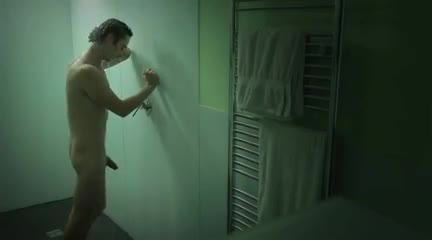 Angelica si fa una bella doccia bollente #1