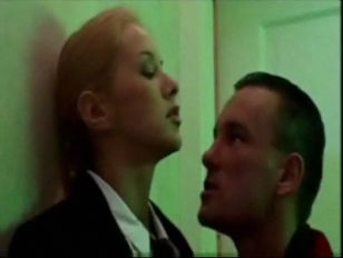 Scolara fa sesso nello spogliatoio amatoriale #3