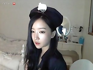 Coreana in Webcam spogliarello da sola #2