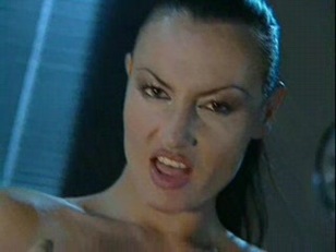 Laura Angel in una scena erotica ad alto tasso di porno #6